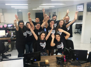 equipe engajada em ações de marketing