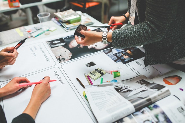 O marketing para pequenas empresas ajuda a impulsionar as vendas.